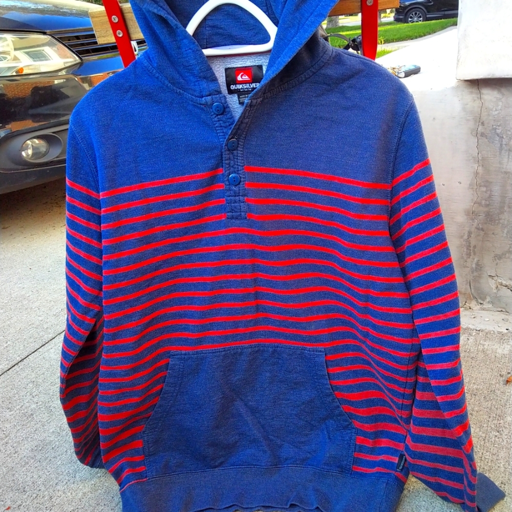 Quicksilver hooded sweater